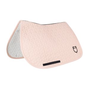 Jumping saddle pad cube quilting